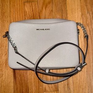 Michael Kors Jet Set Travel crossbody - Grey